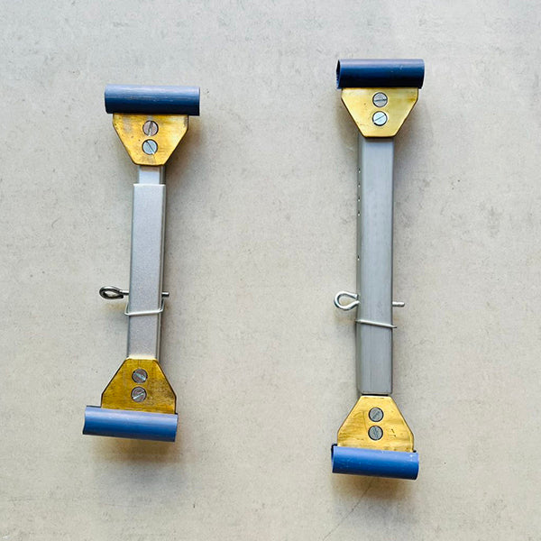 Metal reed hook